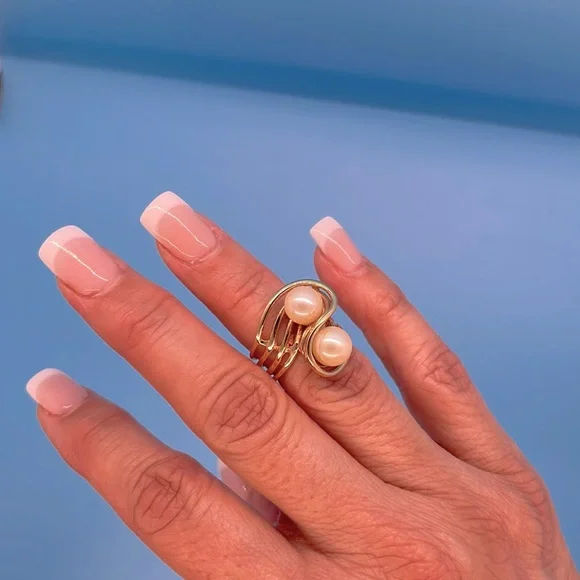 Gold & pearl swirl ring Sz 5 - Picture 1 of 8